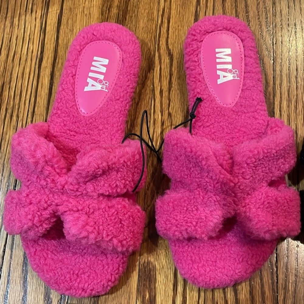 Pink H sandals